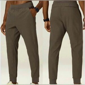 NWOT Fabletics The Don Jogger Men’s Small Tall Inseam Dark Olive Green